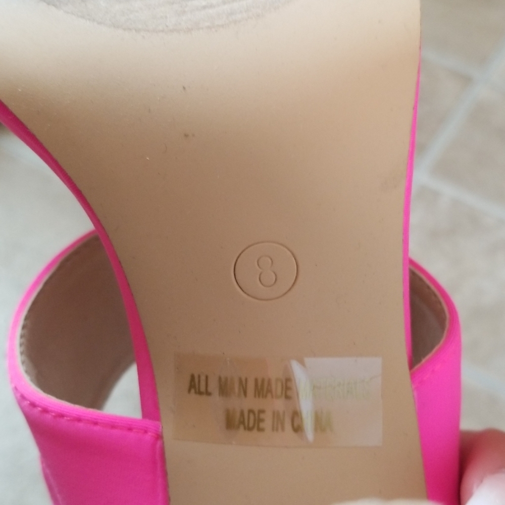 Pink heels - Picture 3 of 3